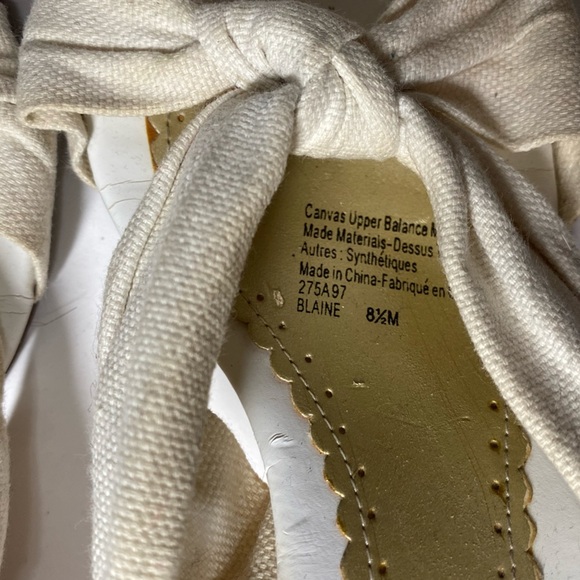 Naturalizer Heels - Picture 4 of 7